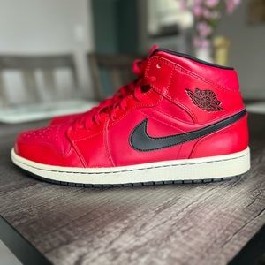 Air Jordan 1 retro Mid Gym Red size 13
